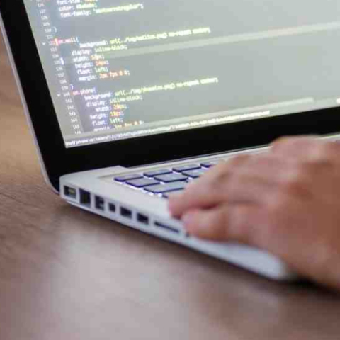 Kā uzņēmumam izvēlēties programmētāju?